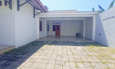 Rumah Bagus Luas SHM Siap Huni di Kadipiro Banjarsari Solo