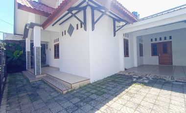 Rumah Bagus Luas SHM Siap Huni di Kadipiro Banjarsari Solo