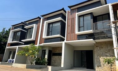 RUMAH 2 LANTAI LOKASI STRATEGIS DI SAWANGAN DEPOK FREE PPN DAN CANOPY
