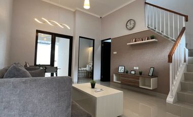 RUMAH 2 LANTAI LOKASI STRATEGIS DI SAWANGAN DEPOK FREE PPN DAN CANOPY