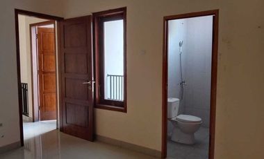 Rumah Murah Cocok Hunian Dan Kantor Area Seturan Dekat Upn Dan Ykpn