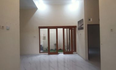 JUAL CEPAT Rumah Cantik Redi Gres Dekat SMKN 6