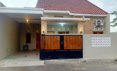 JUAL CEPAT Rumah Cantik Redi Gres Dekat SMKN 6