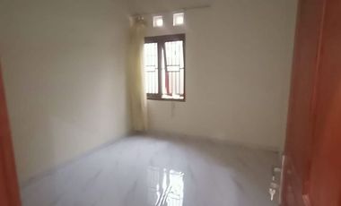 JUAL CEPAT Rumah Cantik Redi Gres Dekat SMKN 6