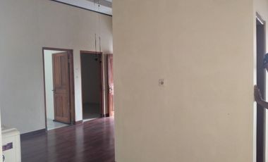 Rumah Cantik Nyaman 108m² Perumahan Utara Solo