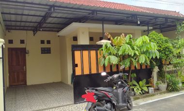 Rumah Cantik Nyaman 108m² Perumahan Utara Solo