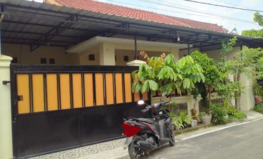 Rumah Cantik Nyaman 108m² Perumahan Utara Solo