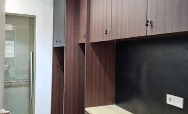 Sewa Kantor Menara Sudirman Luas 300 M2 Furnished Dekat MRT Senayan