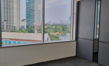 Sewa Kantor Menara Sudirman Luas 300 M2 Furnished Dekat MRT Senayan