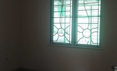 Rumah 2 Lantai Hook Bisa Untuk Kantor di Pondok Bambu Jakarta Timur