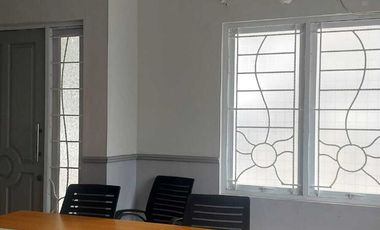 Rumah 2 Lantai Hook Bisa Untuk Kantor di Pondok Bambu Jakarta Timur