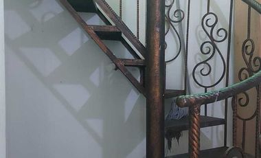 Rumah 2 Lantai Hook Bisa Untuk Kantor di Pondok Bambu Jakarta Timur