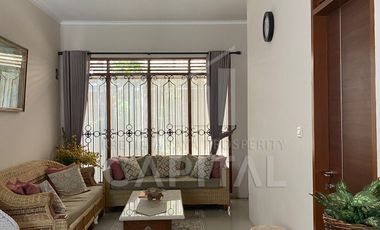 RUMAH NYAMAN 3 LANTAI SIAP HUNI SEMI FURNISHED SAYAP GEGERKALONG