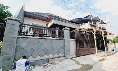 Rumah Baru Klasik Mewah 1 Lt di Sumber Solo Kota