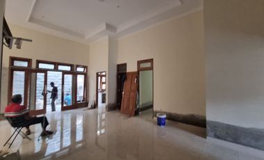 Rumah Baru Klasik Mewah 1 Lt di Sumber Solo Kota