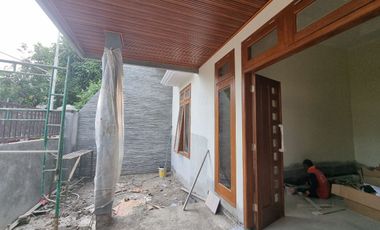 Rumah Baru Klasik Mewah 1 Lt di Sumber Solo Kota