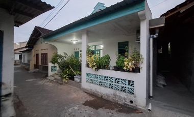 Rumah Tinggal Lokasi Strategis Dekat Kebun Binatang Gembira loka