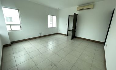 En Privada Casa en Renta Cumbres Elite