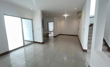 En Privada Casa en Renta Cumbres Elite