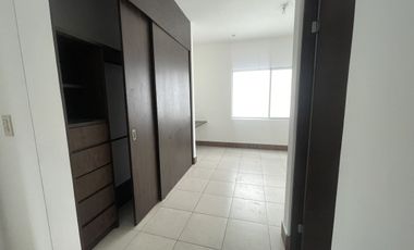 En Privada Casa en Renta Cumbres Elite