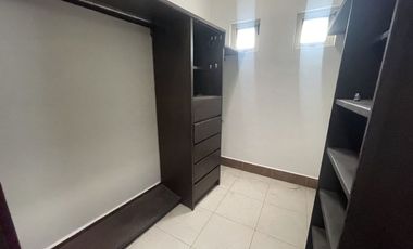 En Privada Casa en Renta Cumbres Elite
