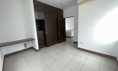 En Privada Casa en Renta Cumbres Elite