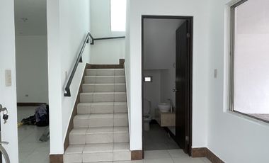 En Privada Casa en Renta Cumbres Elite