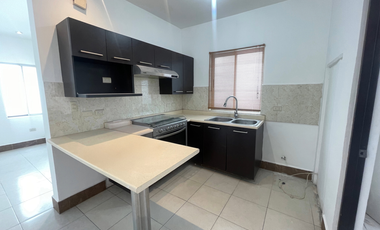 En Privada Casa en Renta Cumbres Elite