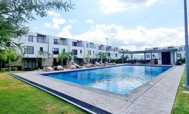 Casa en Venta o Renta con 3 Habitaciones, Alberca y Seguridad 24hrs Xochitepec