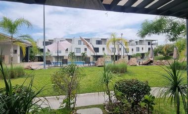 Casa en Venta o Renta con 3 Habitaciones, Alberca y Seguridad 24hrs Xochitepec