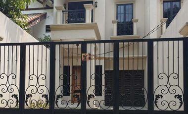 Jual Rumah Modern 2 Lantai Kondisi Lingkungan Nyaman Di Kemanggisan