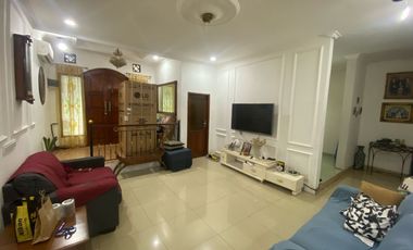 Dijual Rumah luas Pinggir Jalan di Harapan Baru Regency, Bekasi