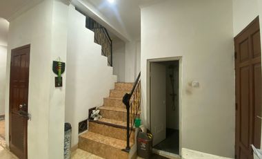 Dijual Rumah luas Pinggir Jalan di Harapan Baru Regency, Bekasi