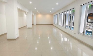 hotel baru di seminyak kuta,lokasi strategis,dkt sunset road