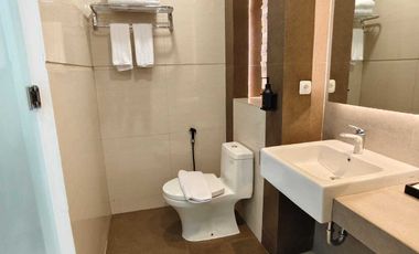 hotel baru di seminyak kuta,lokasi strategis,dkt sunset road