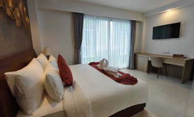 hotel baru di seminyak kuta,lokasi strategis,dkt sunset road