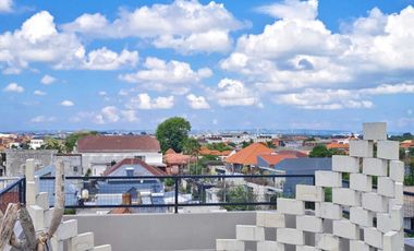 hotel baru di seminyak kuta,lokasi strategis,dkt sunset road