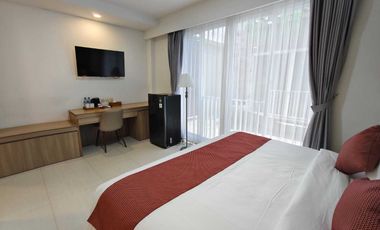 hotel baru di seminyak kuta,lokasi strategis,dkt sunset road
