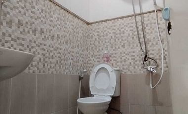 Rumah full renov 2 lantai dekat kota wisata dijual murah