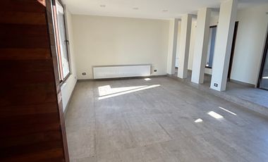 CASA COMERCIAL EN ARRIENDO 6D 4B