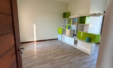 CASA COMERCIAL EN ARRIENDO 6D 4B