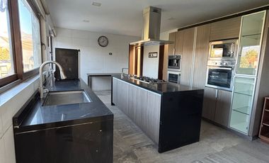 CASA COMERCIAL EN ARRIENDO 6D 4B