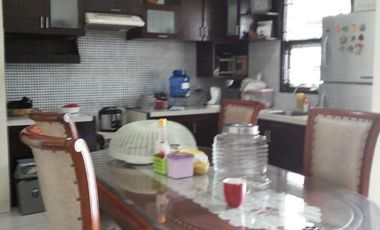 Dijual Cepat Rumah dan Ruang Usaha Lokasi Strategis di Mainroad Kolmas