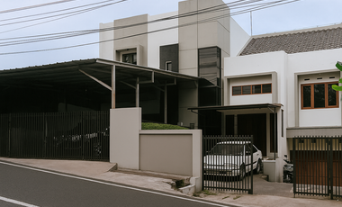 Dijual Cepat Rumah dan Ruang Usaha Lokasi Strategis di Mainroad Kolmas