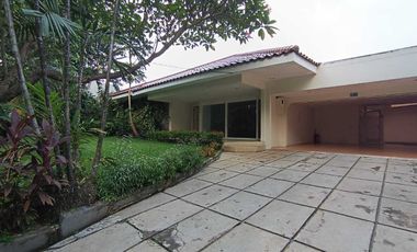 Disewakan Cepat Rumah Bagus Semi Furnished Di Kemang, Jakarta Selatan