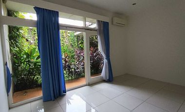 Disewakan Cepat Rumah Bagus Semi Furnished Di Kemang, Jakarta Selatan