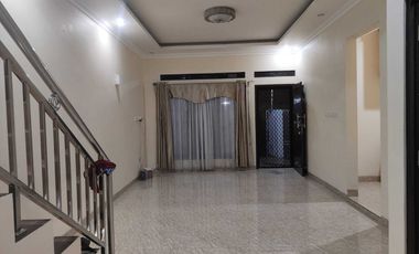 Rumah 4 KT Kondisi Rapih di Prima Harapan Samping Summarecon Bekasi