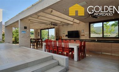 Casa en Arriendo en Valle Escondido