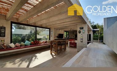 Casa en Arriendo en Valle Escondido