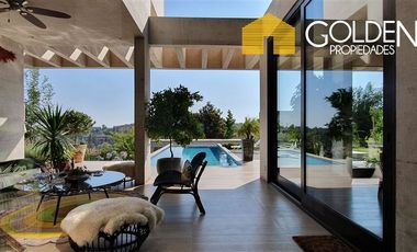 Casa en Arriendo en Valle Escondido